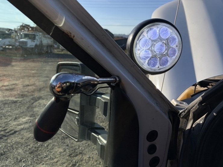 2011-ford-f350-image-38