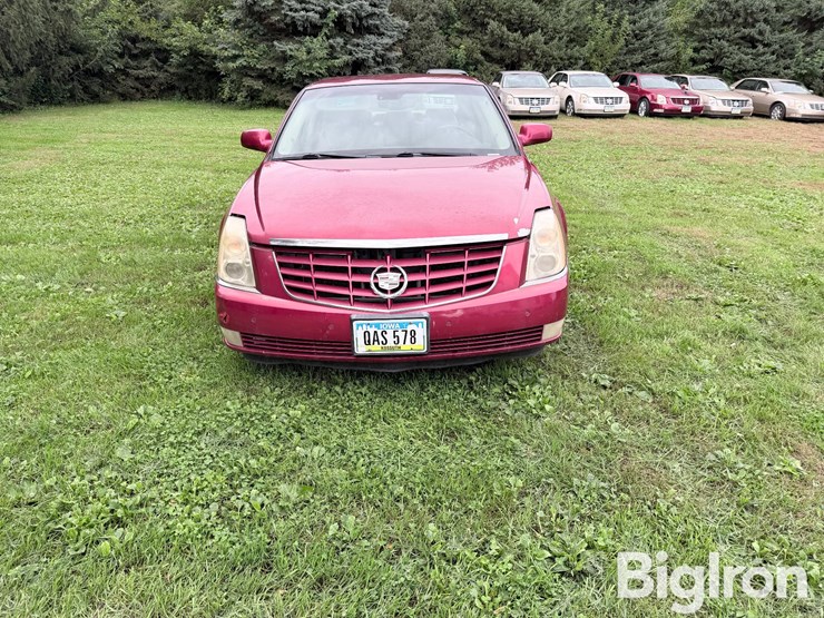 2007-cadillac-dts-performance-sedan-image-2
