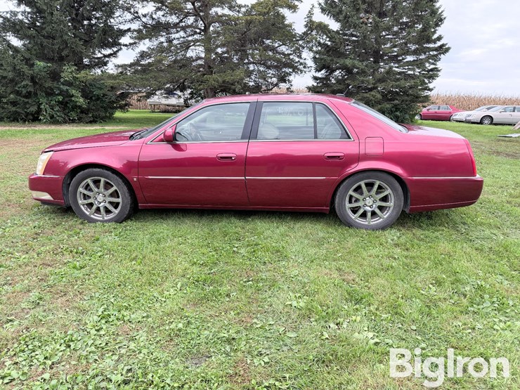 2007-cadillac-dts-performance-sedan-image-8