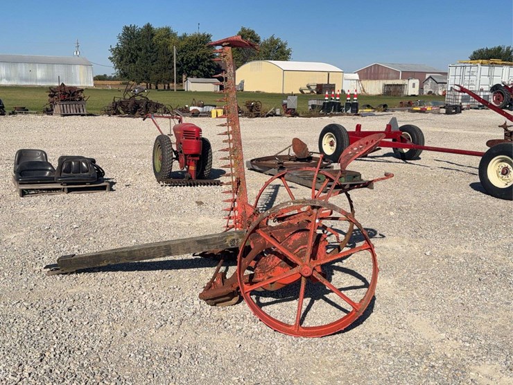 ih-mccormick-deering-sickle-bar-mower-image-4