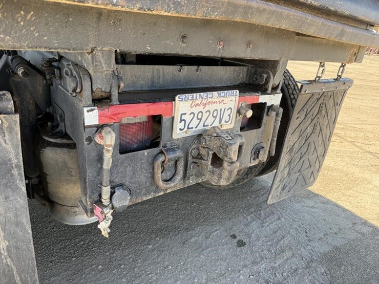 2018-freightliner-m2-t/a-dump-truck-image-47