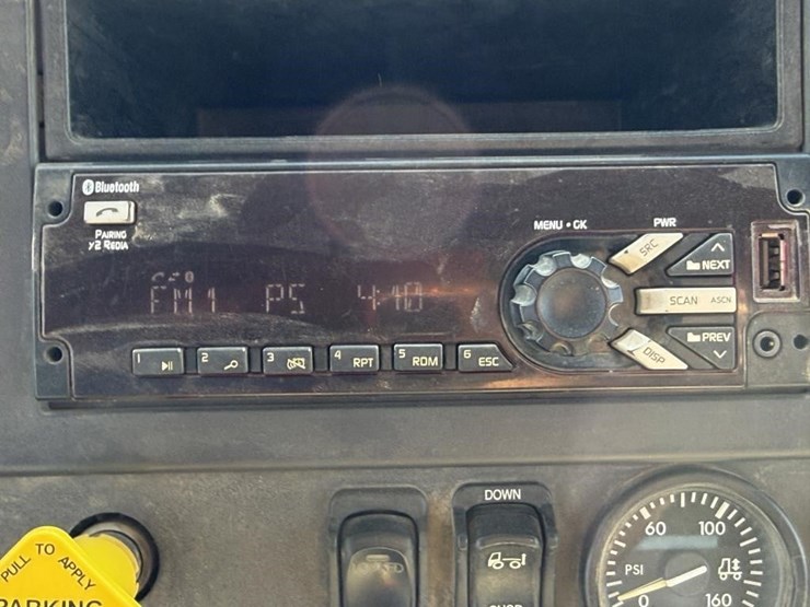 2018-freightliner-m2-t/a-dump-truck-image-69