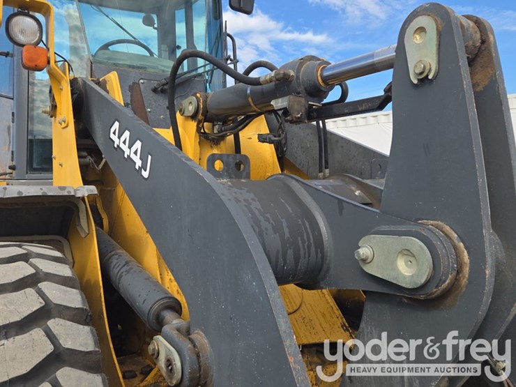2008-john-deere-444j-image-21