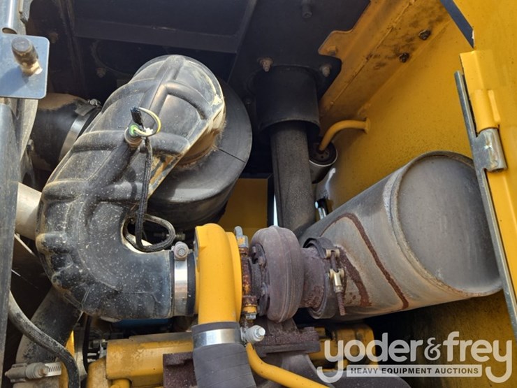 2008-john-deere-444j-image-55