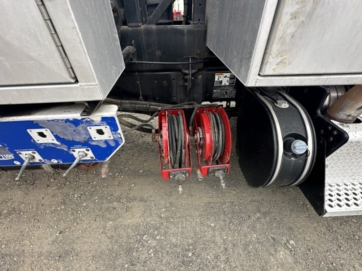 2014-kenworth-t800-image-24