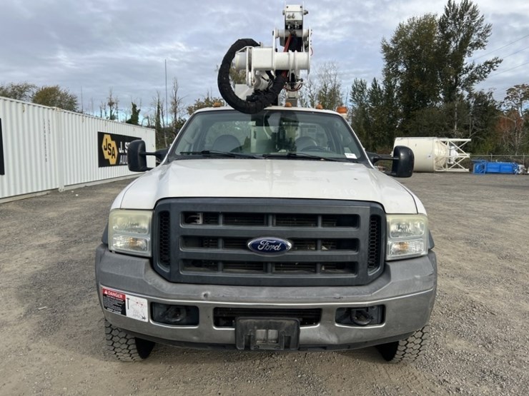2006-ford-f550-image-19