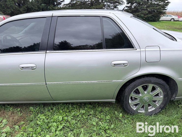 2006-cadillac-dts-luxury-i-sedan-image-10