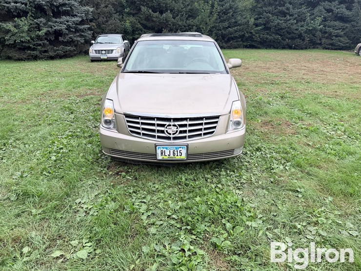 2006-cadillac-dts-luxury-1-sedan-image-2