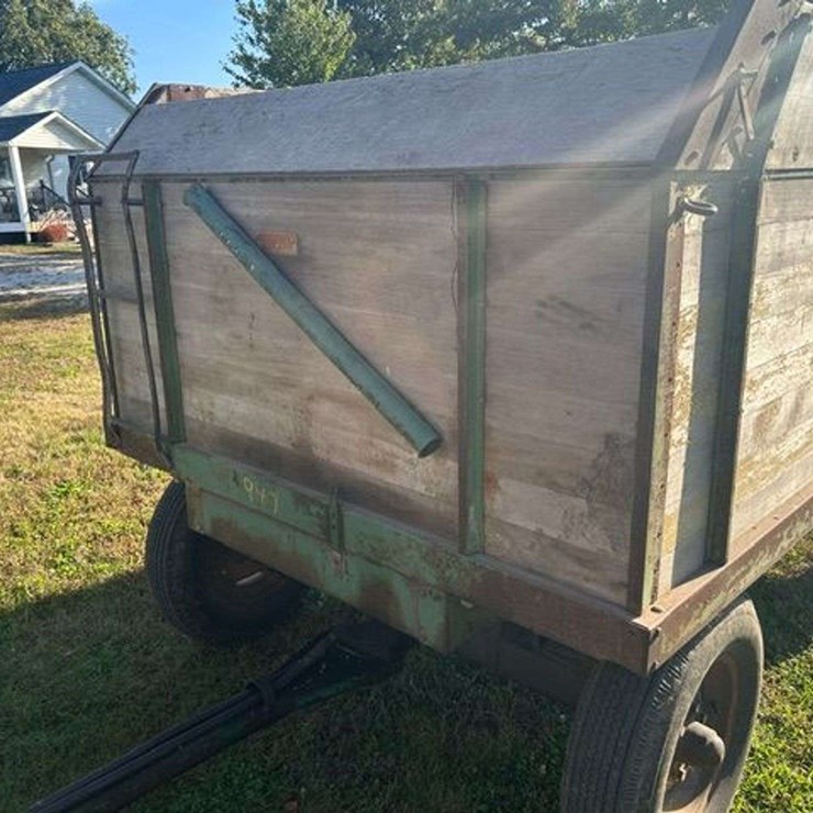 Heider Box on JD Short Hub Running Gear with Hoist