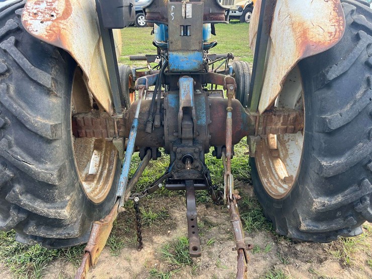 ford-4000-diesel-tractor-w/-canopy-(3,400-hours)-not-operational-image-43