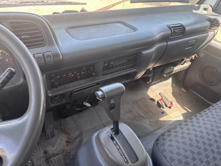#46080-•-2006-isuzu-mpr-van-body-landscaper-truck-image-13