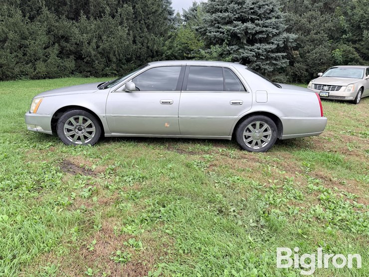 2006-cadillac-dts-luxury-i-sedan-image-8