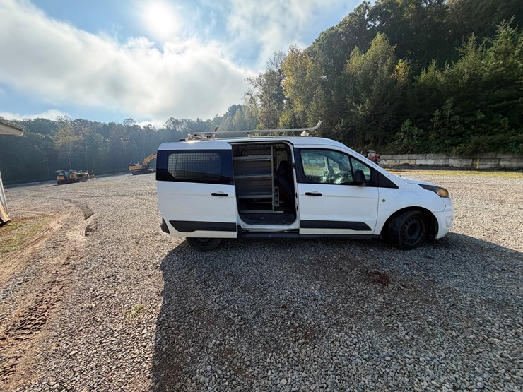 #4553-•-2015-ford-transit-connect-cargo-van-image-22