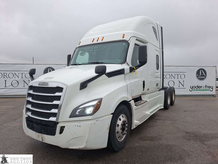 2021-freightliner-cascadia-t/a-sleeper-tractor-image-13