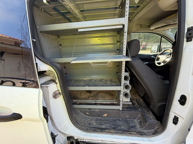 #4553-•-2015-ford-transit-connect-cargo-van-image-23