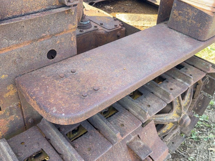 caterpillar-twenty-two-image-35
