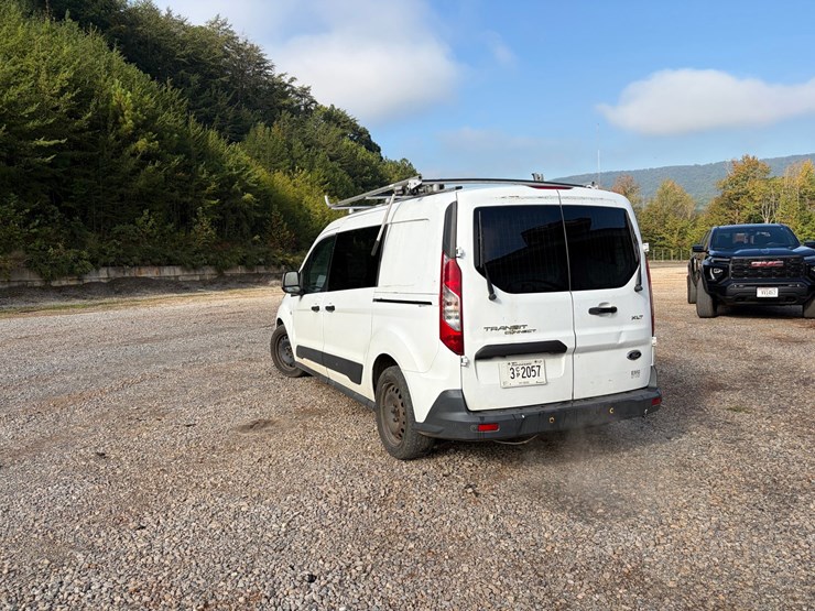 #4553-•-2015-ford-transit-connect-cargo-van-image-3