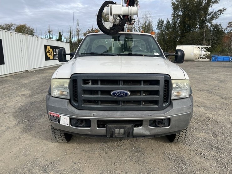 2006-ford-f550-image-18