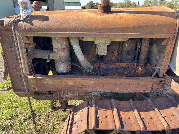 caterpillar-thirty-image-36