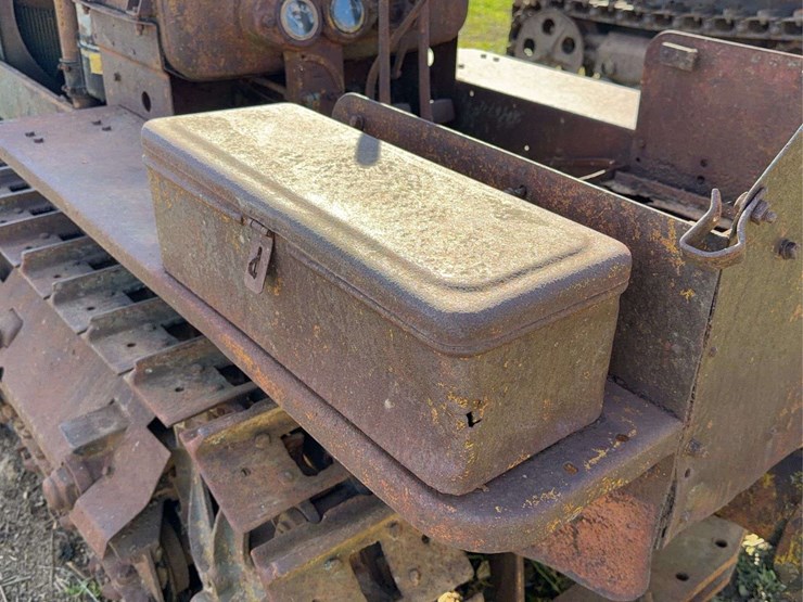 caterpillar-twenty-two-image-34