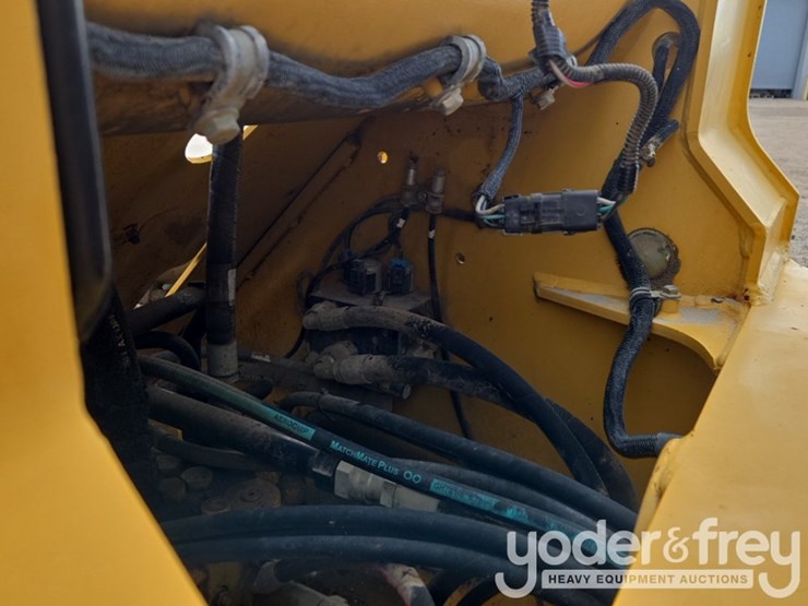 2008-john-deere-444j-image-24