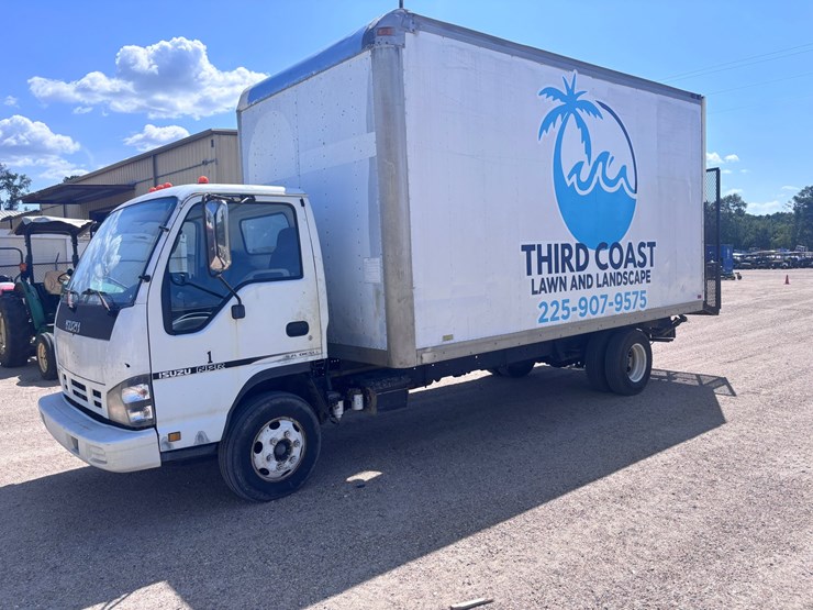 #46080-•-2006-isuzu-mpr-van-body-landscaper-truck-image-1