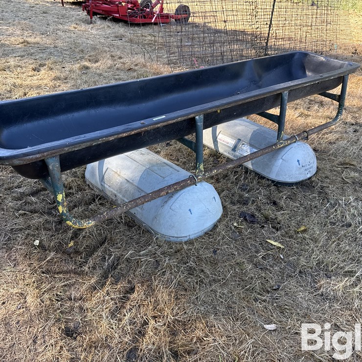 Poly 10' Feed Bunk