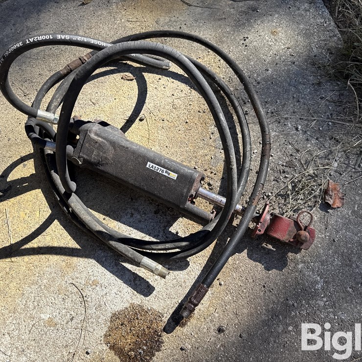 John Deere 1" Hydraulic Cylinder