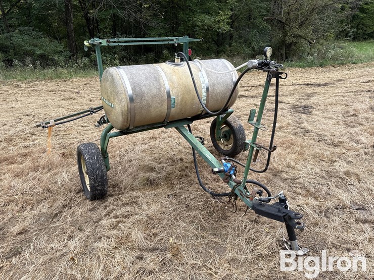 john-deere-10’-pull-type-sprayer-image-3