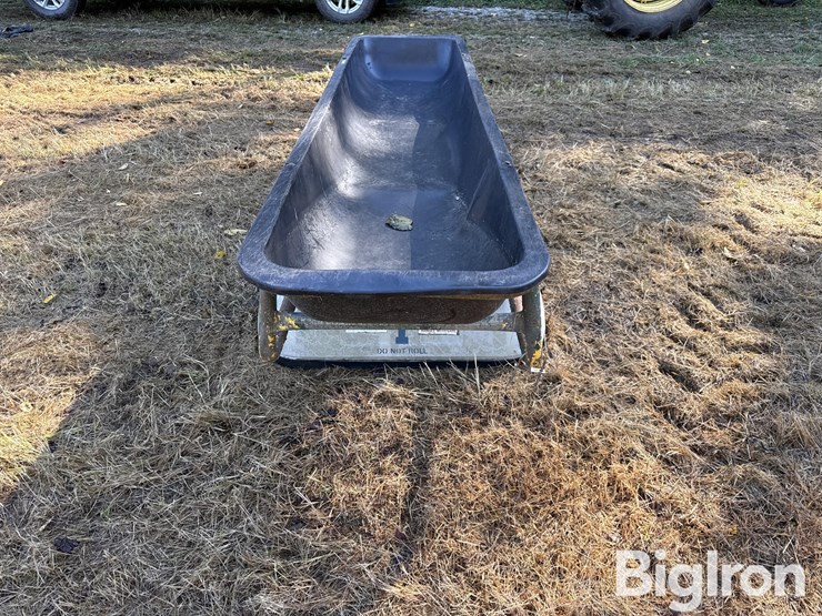 poly-10'-feed-bunk-image-6