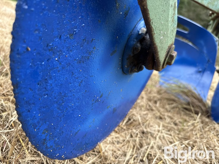 john-deere-3-pt-bottom-plow-image-16