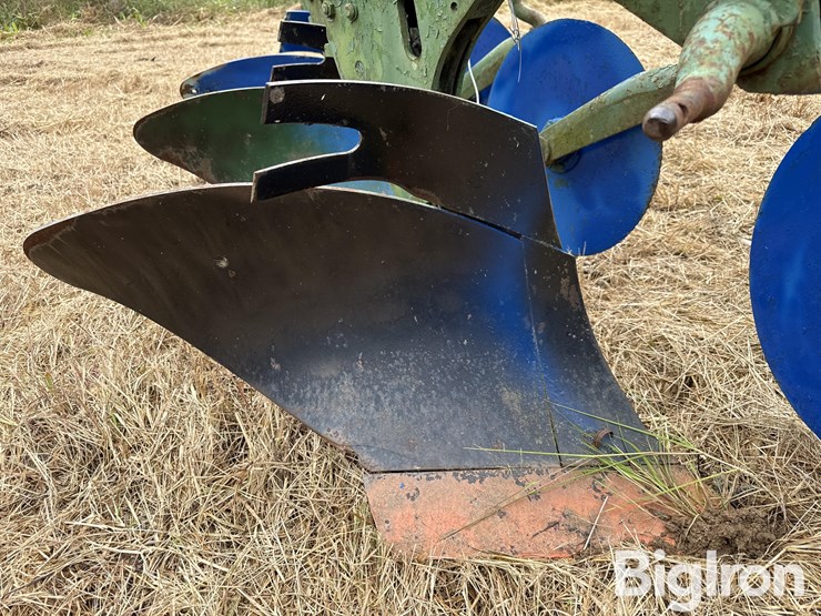 john-deere-3-pt-bottom-plow-image-13