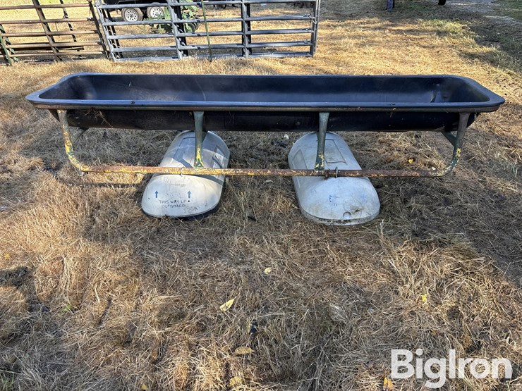 poly-10'-feed-bunk-image-4