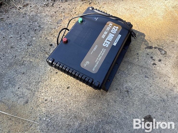 american-farm-works-eac100mn-electric-fence-controller-image-3