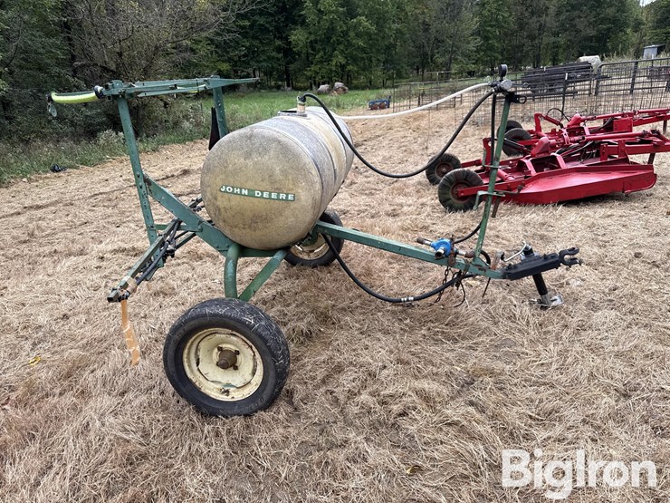 john-deere-10’-pull-type-sprayer-image-4