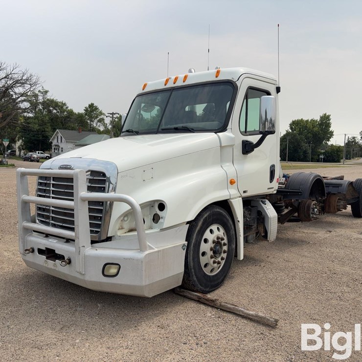 2012 Freightliner Cascadia Tri/A Cab & Chassis
