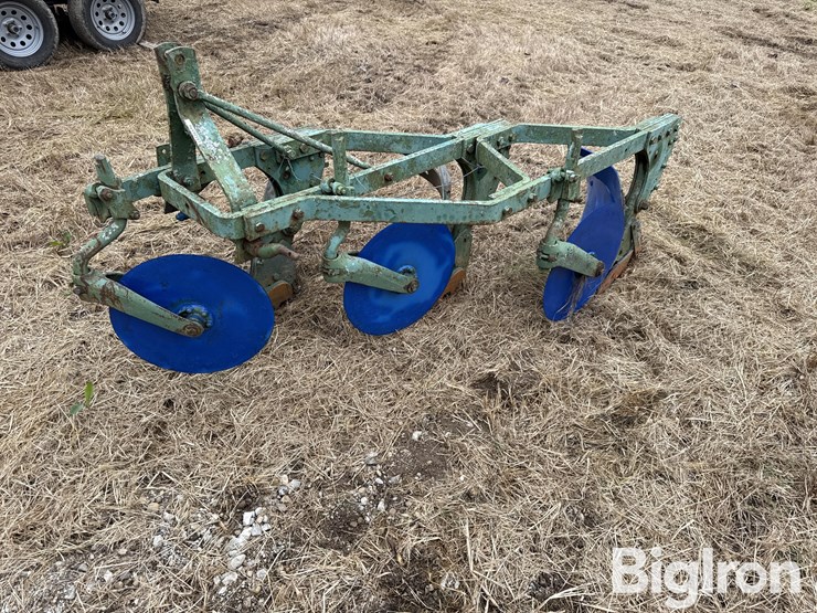 john-deere-3-pt-bottom-plow-image-1