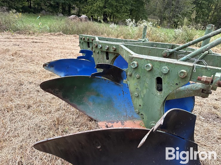 john-deere-3-pt-bottom-plow-image-14
