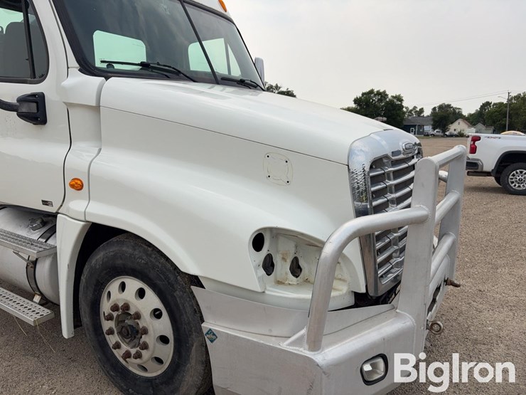 2012-freightliner-cascadia-tri/a-cab-&-chassis-image-13