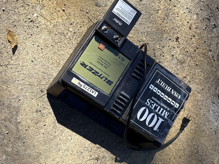 blitzer-eca100m-electric-fence-controller-image-5