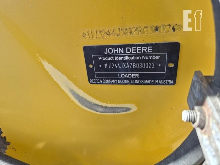 2012-deere-244j-image-21