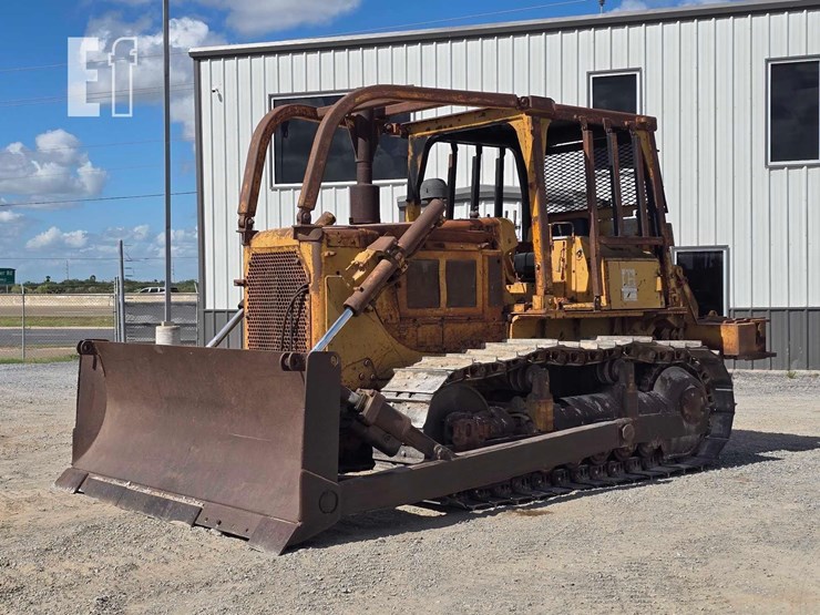 caterpillar-d6d-image-1