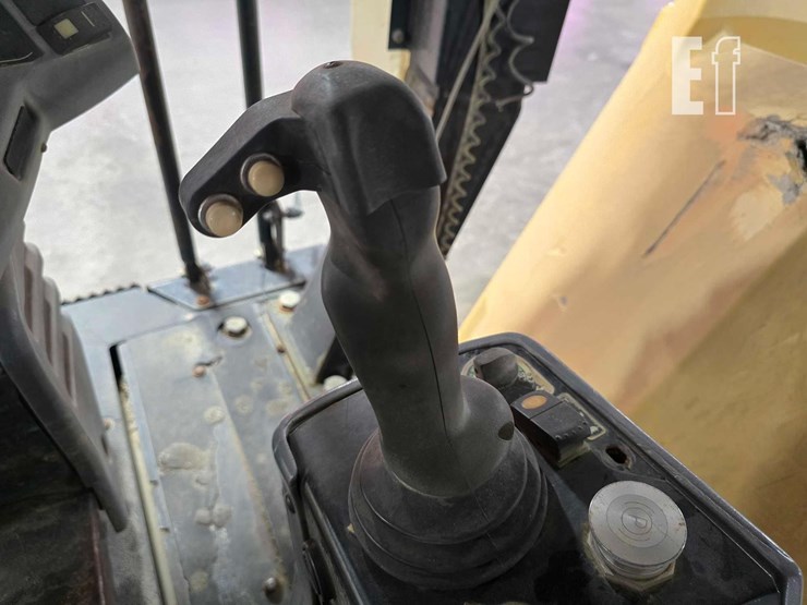 2009-caterpillar-cb54-image-20