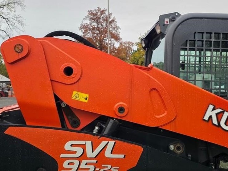2017-kubota-svl95-2s-image-26