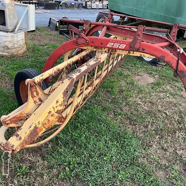 NEW HOLLAND ROLABAR 258