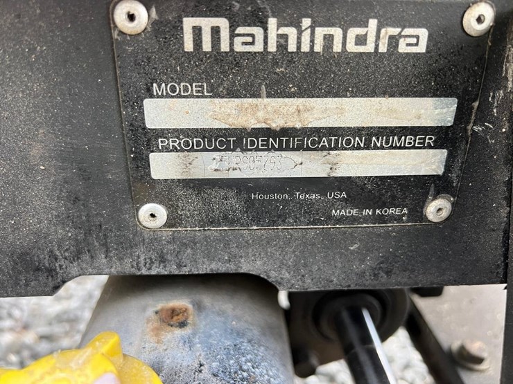 2022-mahindra-emax-25l-tractor-image-18