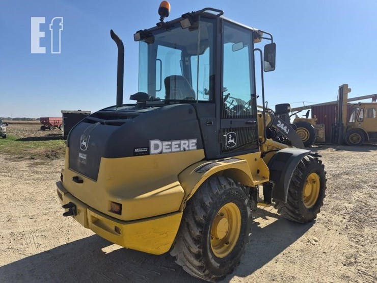 2012-deere-244j-image-3