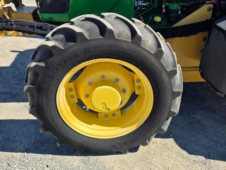 2019-john-deere-5100e-image-38