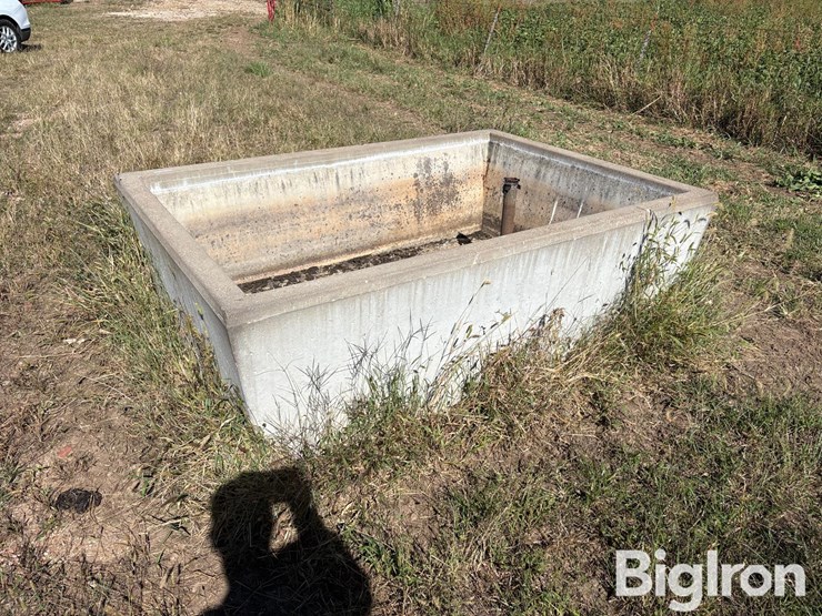 livestock-concrete-waterer-image-6
