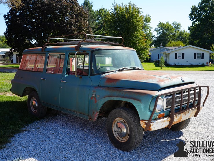 run-#12---1968-international-1100-travelall-4x4-image-3